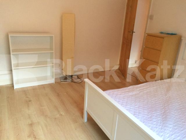 			LET, 2 Bedroom, 1 bath, 1 reception Apartment			 East Street , Elephant and Castle